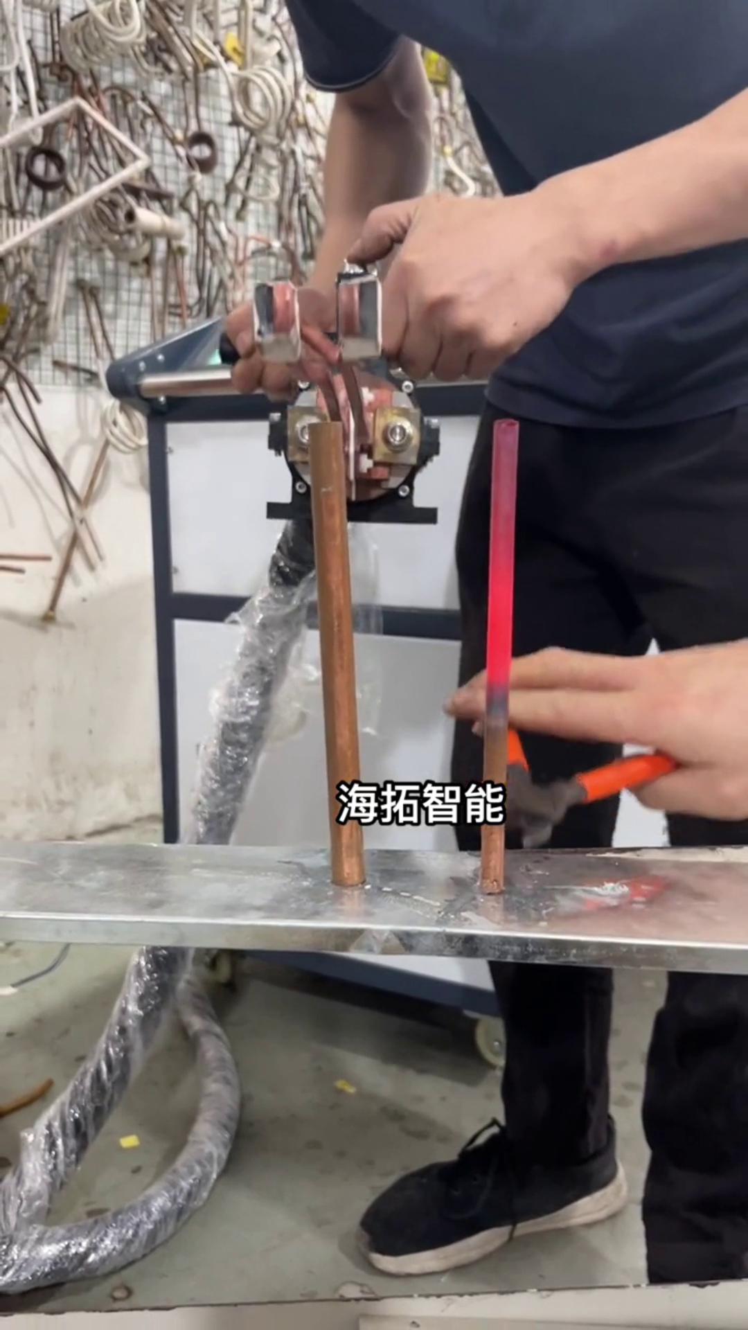 铜管加热退火有难度吗？没有！只要用了91视频在线免费智能91视频黄色下载大全加热设备，什么淬火退火加热焊接一切都不是问题。 