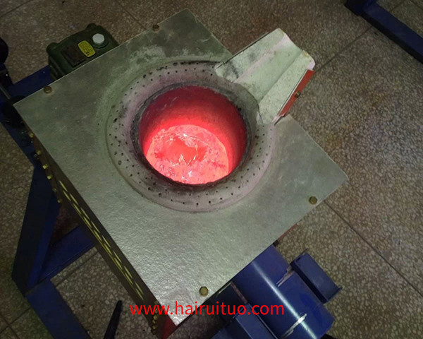小型实验熔炼炉，特别是用于熔炼铜的中频电炉，是实验
